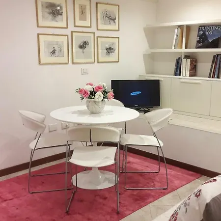 Mini Chic Downtown Apartment Bologna Exterior photo